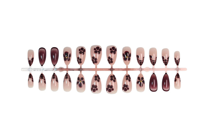 Artificial nail set with floral and elegant design Stornfield