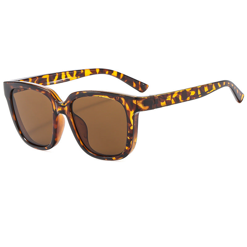 Women's sunglasses in a modern, square design with polarized lenses Stornfield