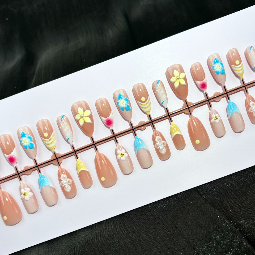 Elegant Polka Dot and Lace Press-On Nail Set