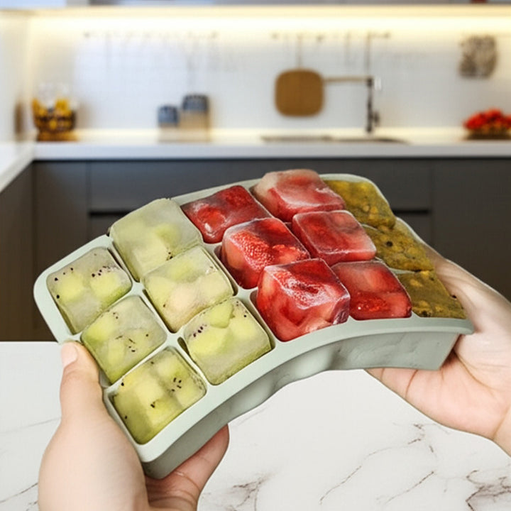 Silicone ice cube tray with practical storage box Stornfield