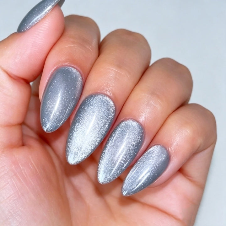 Artificial nails with metallic and glittery finish Stornfield
