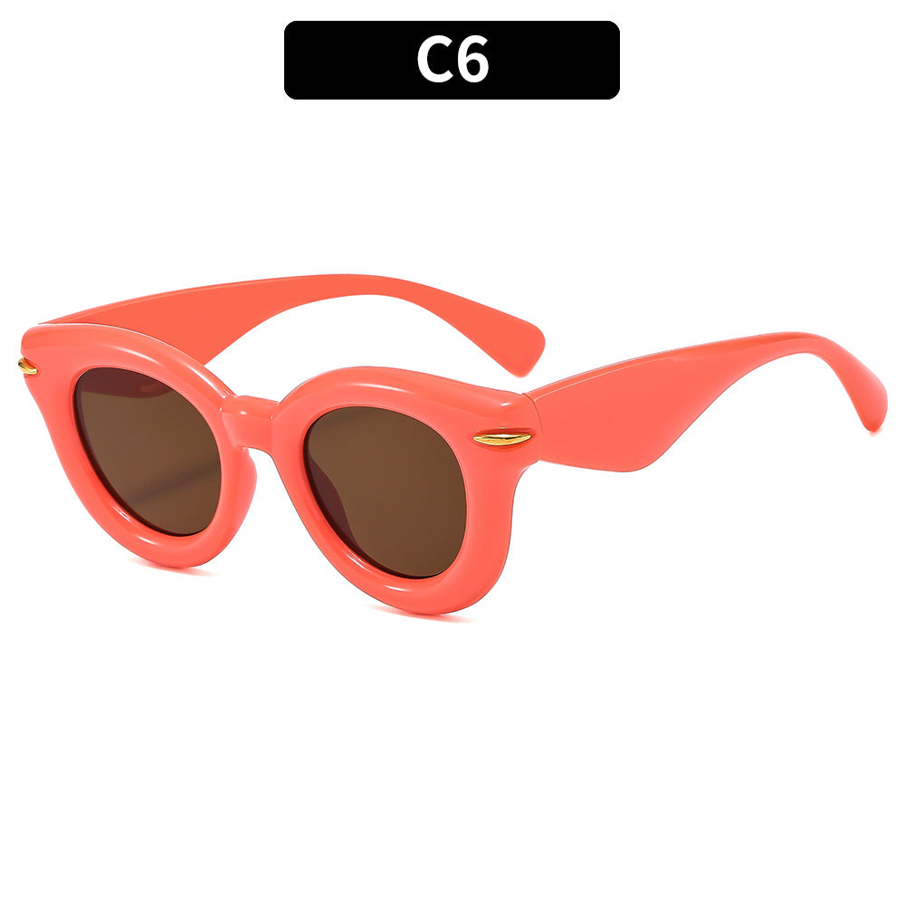 Retro-Inspired Oversized Cat-Eye Sunglasses