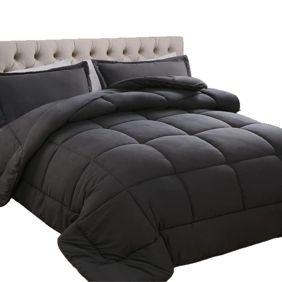 Luxurious Ultra-Soft Insulated Comforter Stornfield