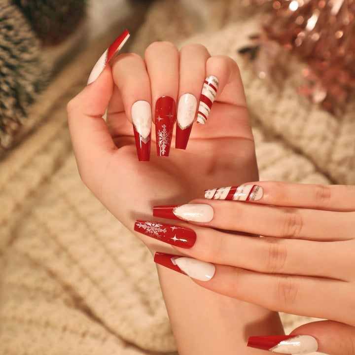 Artful Christmas nail art with original gingerbread motif Stornfield