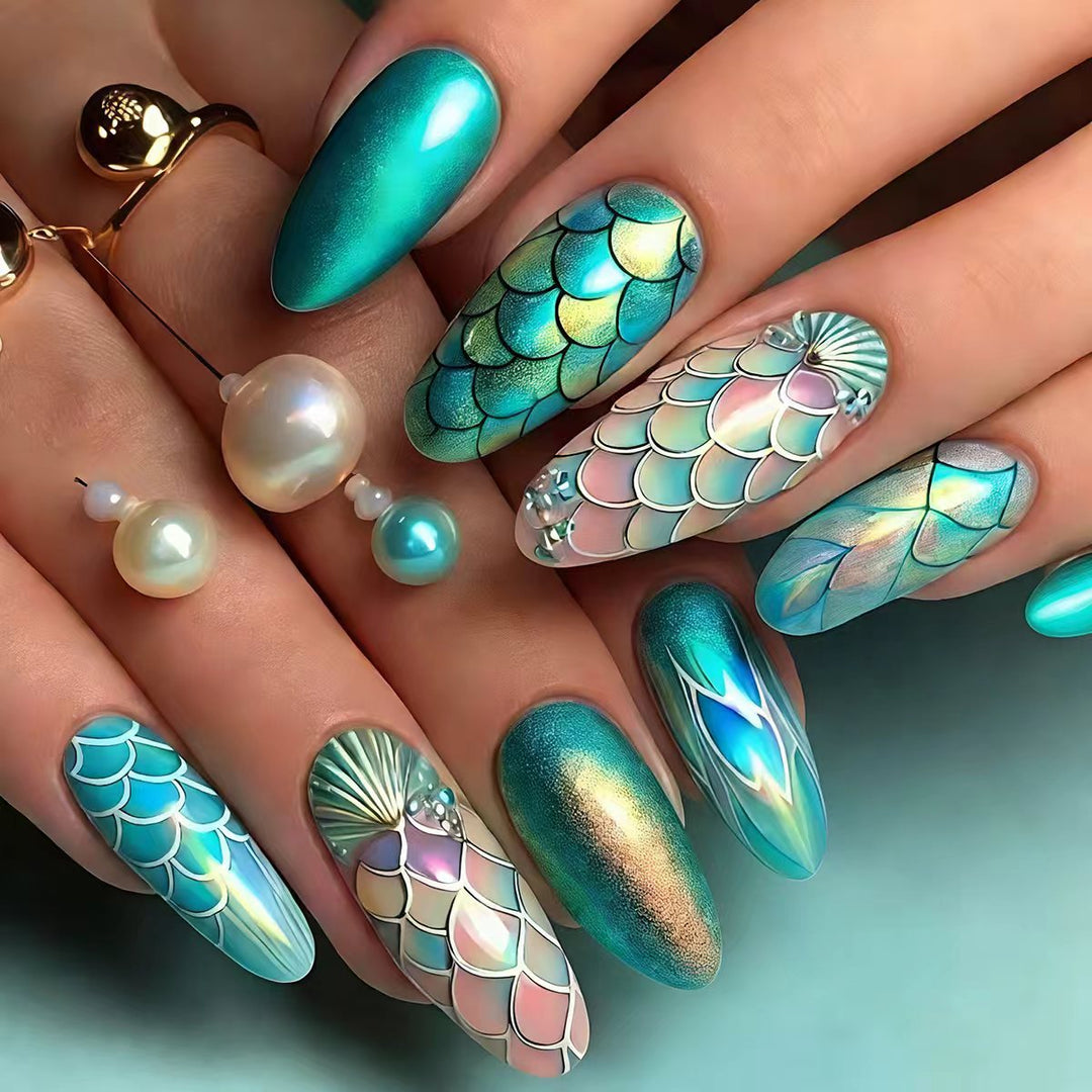 Artificial nails with scale pattern Stornfield