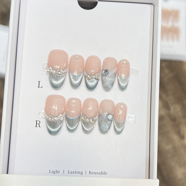 Elegant Reusable French Tip Press-On Nail Set Stornfield