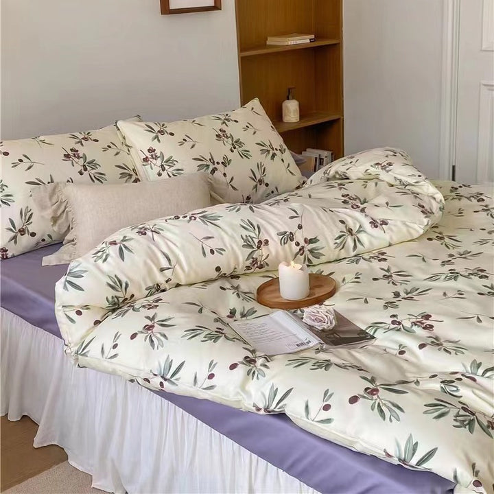Duvet cover set made of fine cotton satin with watercolor floral print and breathable percale effect