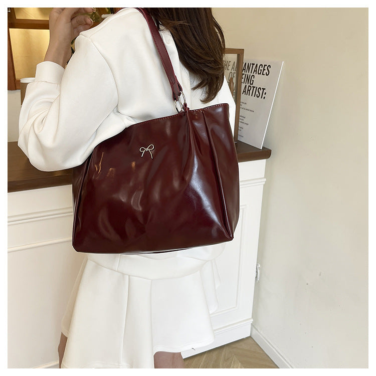 Elegant Glossy Hobo Handbag Stornfield