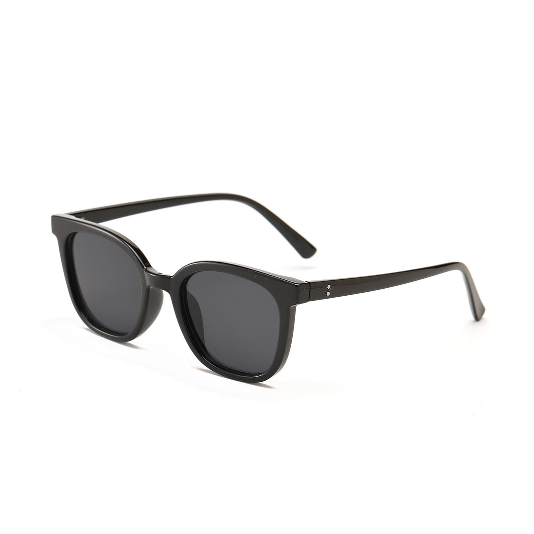 Ladies fashionable sunglasses with modern plastic frame Stornfield