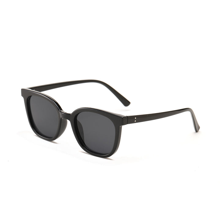 Ladies fashionable sunglasses with modern plastic frame Stornfield