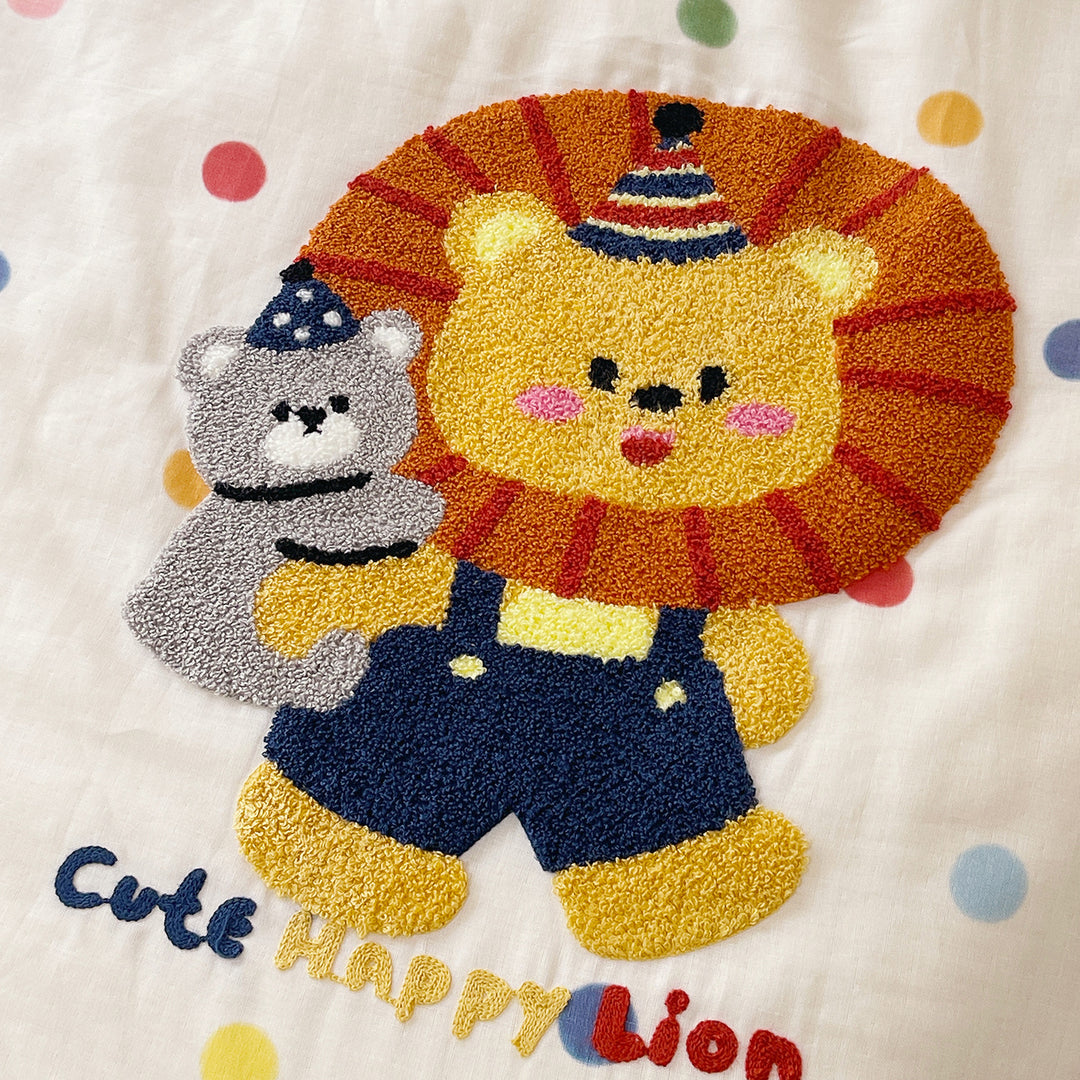 Women's cuddly blanket with cute bear design Stornfield