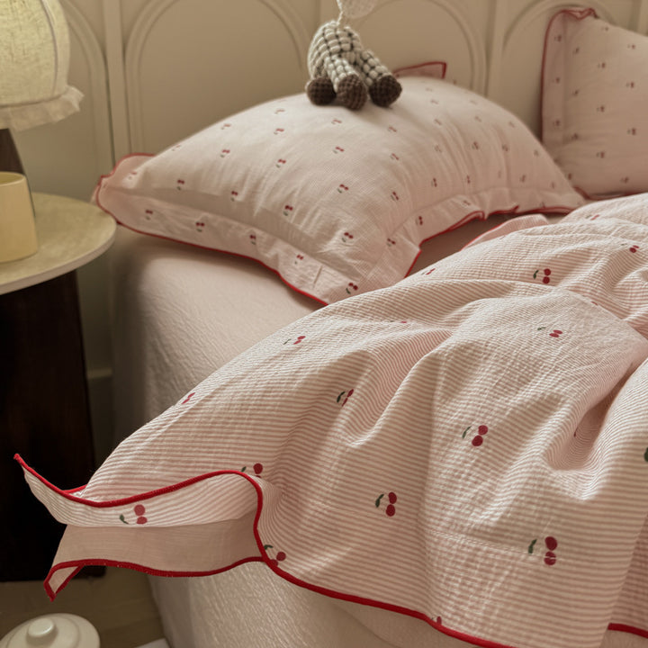 Cherry Blossom Pattern Quilted Bedding Set