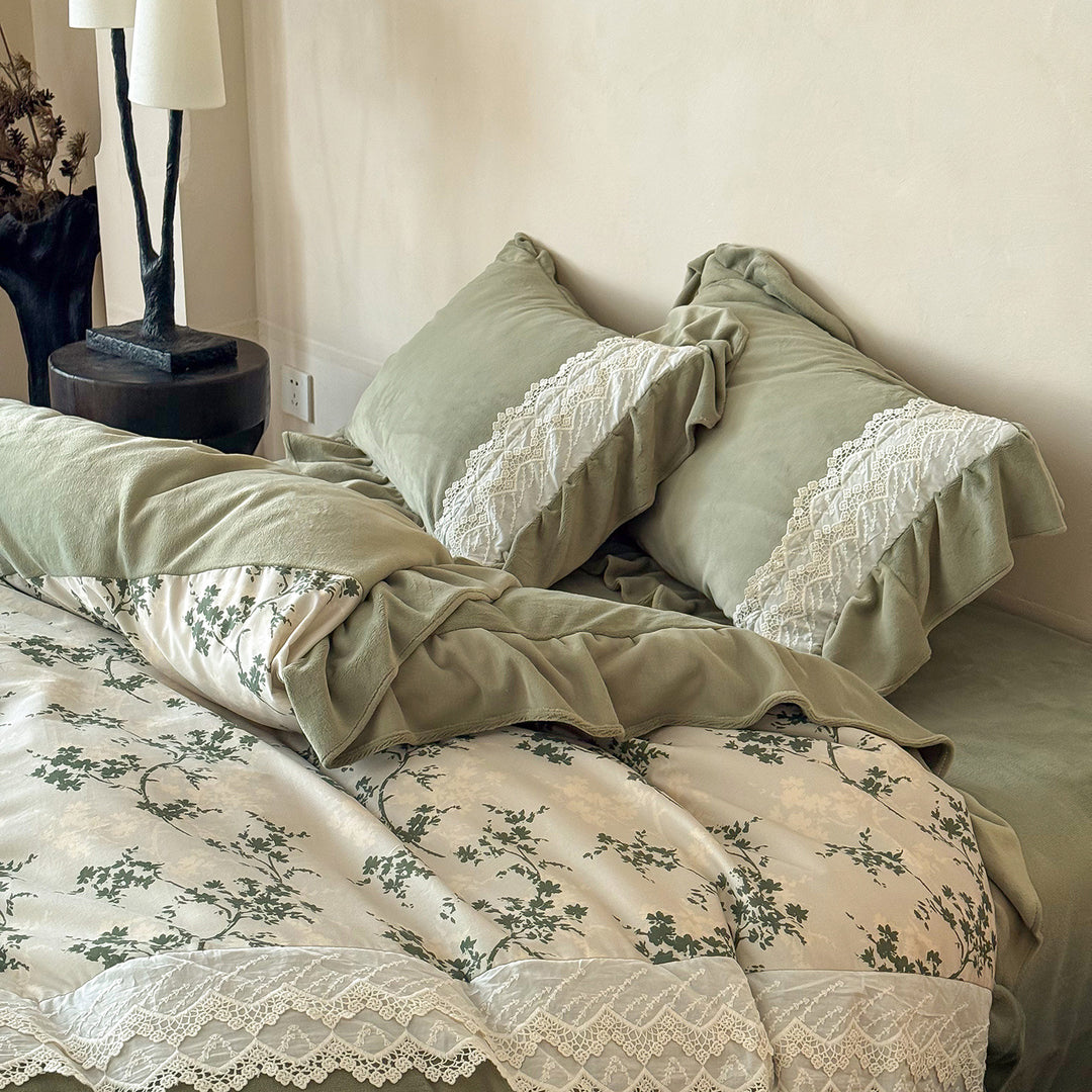 Elegant bedding set made of washed cotton satin with floral center panel and ruffle