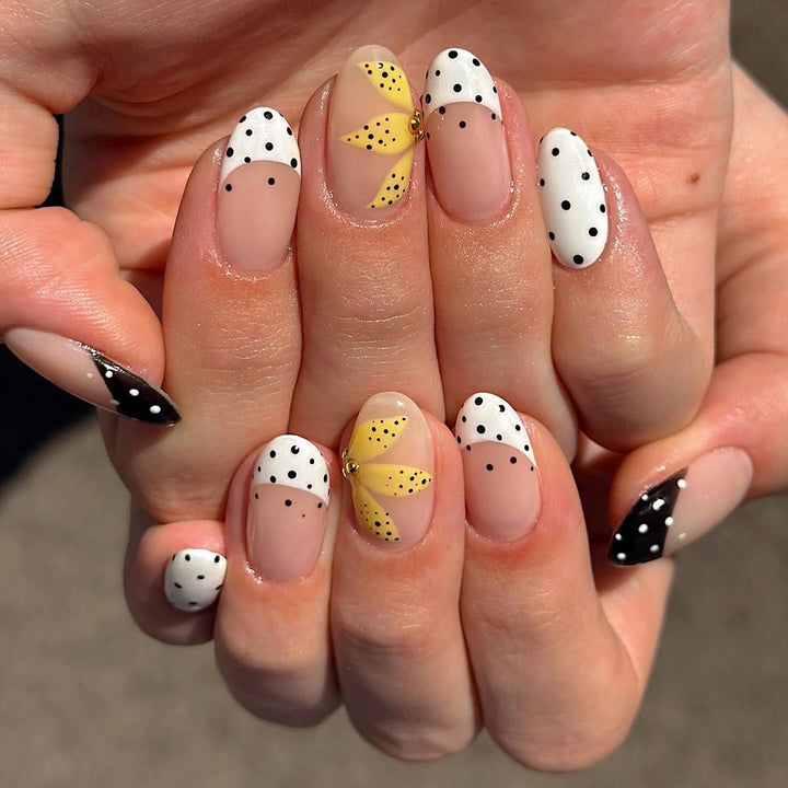 Elegant Floral Almond Nail Art Stornfield