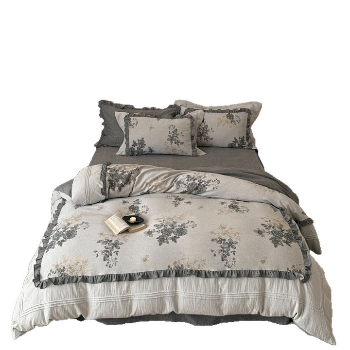 Cotton-linen bedding set with vintage floral print and ruffled edge