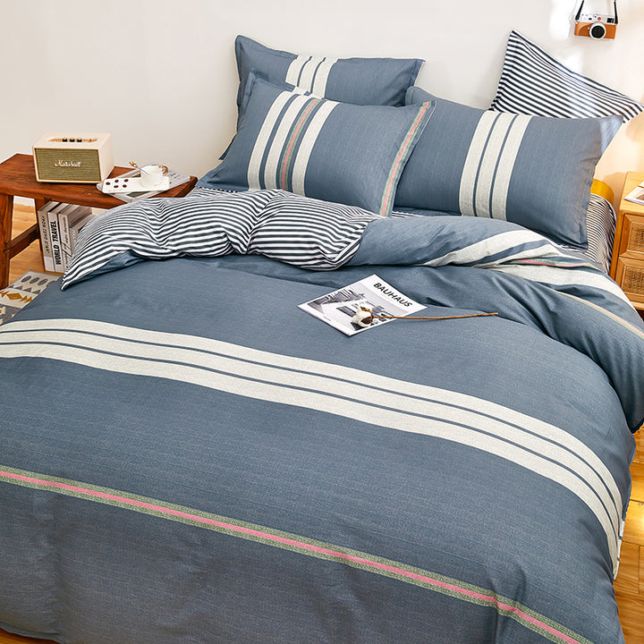 Playful Bear Checkered Comforter Set