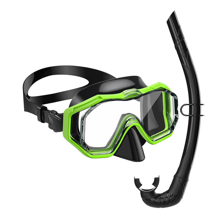 Diving equipment set with ergonomic diving mask and flexible snorkel Stornfield