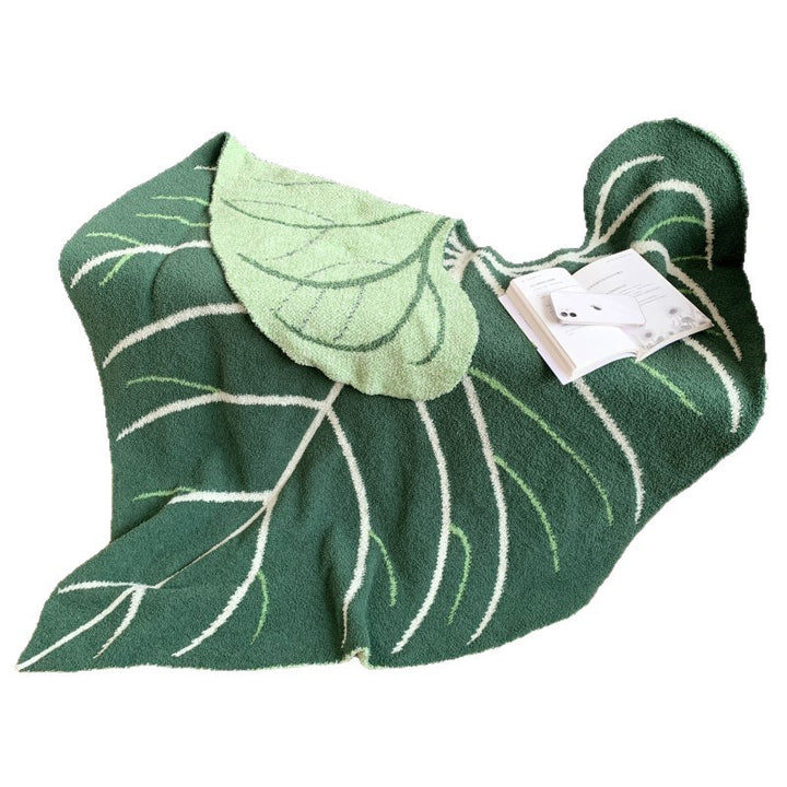 Leaf Pattern Decorative Throw Blanket