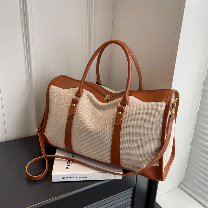 Sporty travel bag with removable shoulder strap Stornfield
