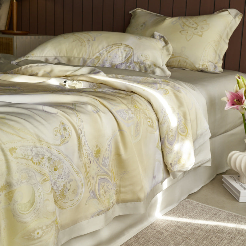 Satin bedding set with pastel watercolor rose pattern