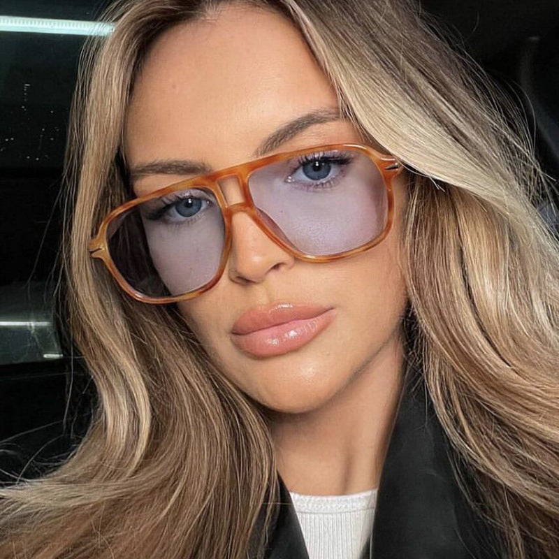 Ladies fashionable, square sunglasses with stylish frame Stornfield