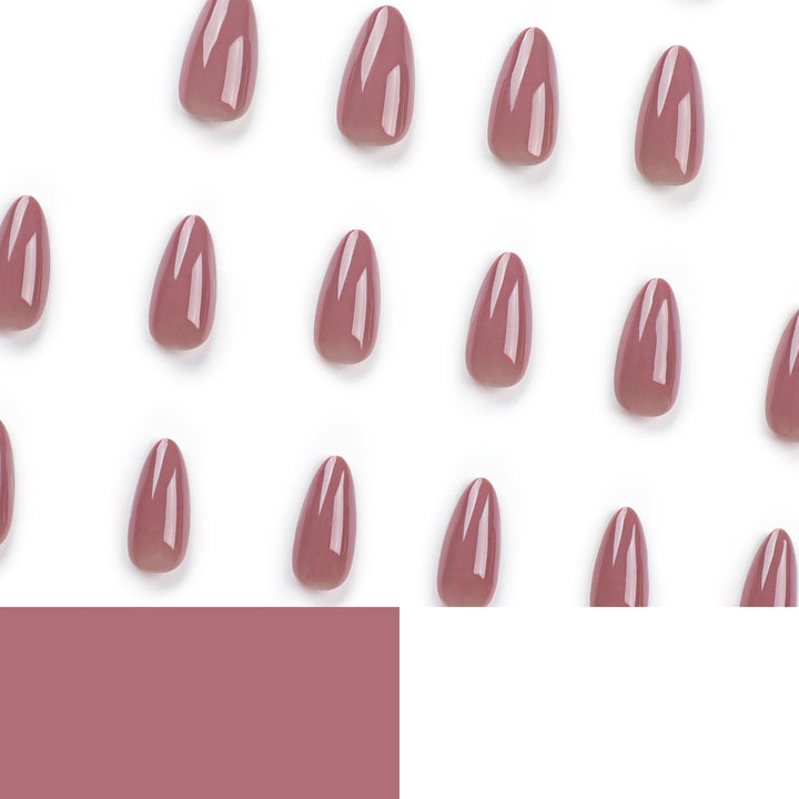 High-quality nail extensions in elegant almond shape Stornfield