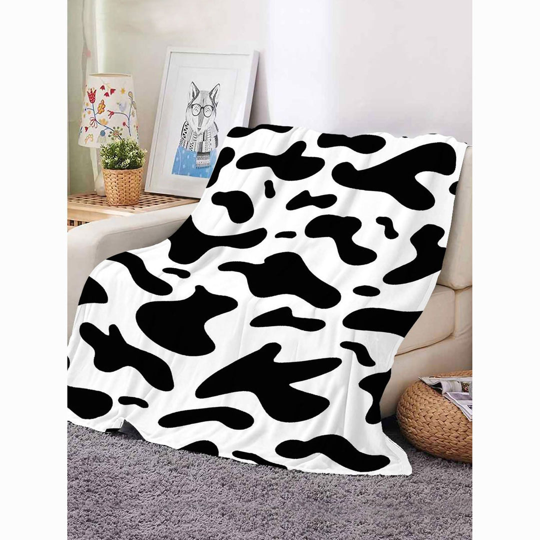 Cozy Cow Print Fleece Throw Blanket
