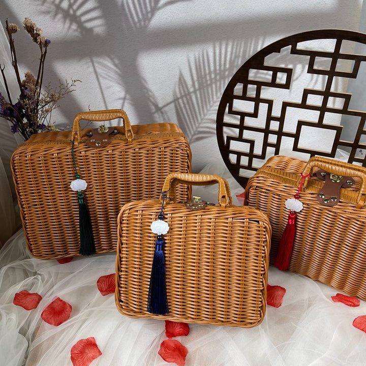 Women stylish and decorative gift basket case Stornfield
