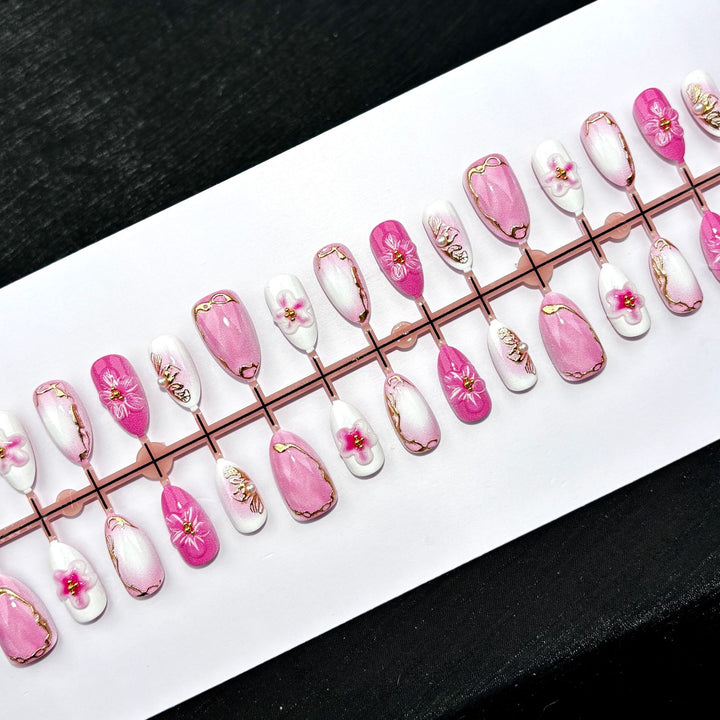 Decorative Floral Nail Art Press-On Set