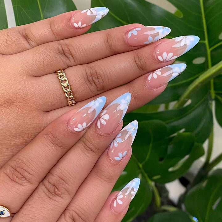 Artificial nails with floral minimalism Stornfield