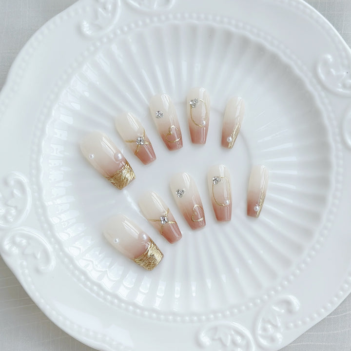 Elegant Ombre Press-On Nails with Pearlescent and Gold Accents