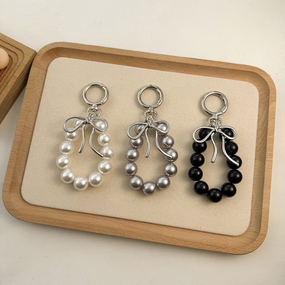 Charming Bow and Bead Keychain Stornfield