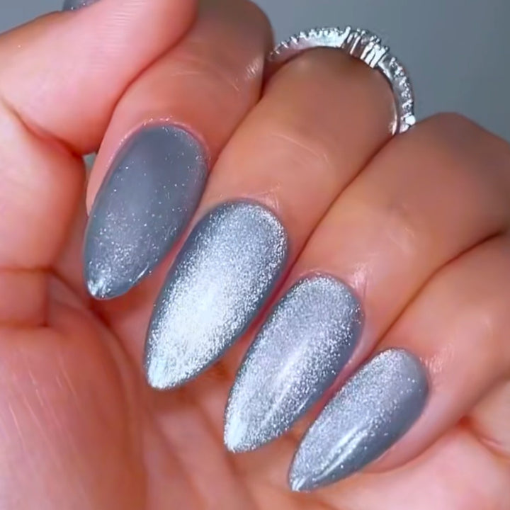 Artificial nails with metallic and glittery finish Stornfield