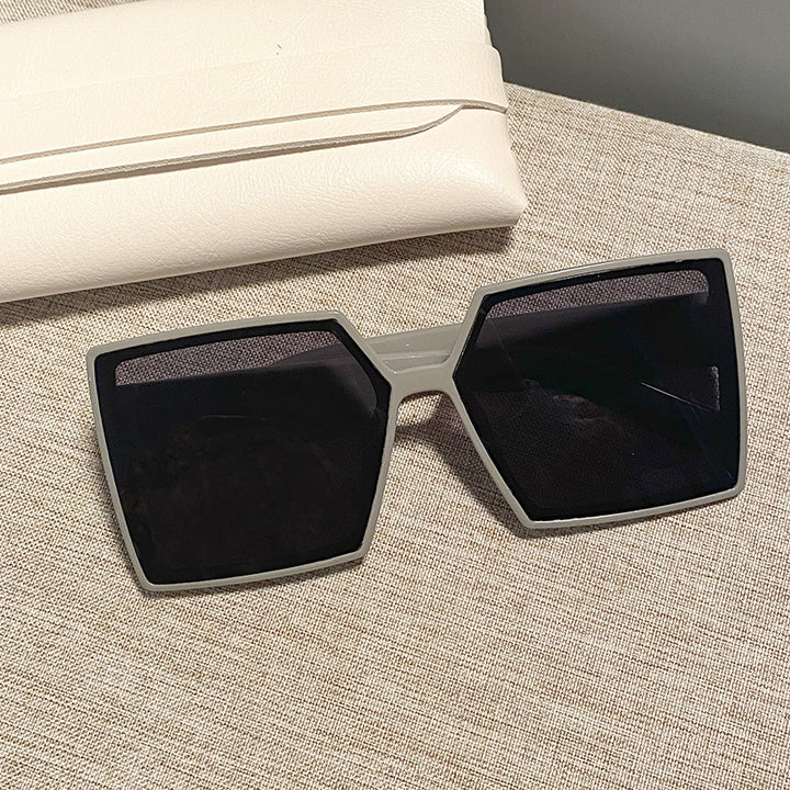 Women's square sunglasses with a sturdy frame and stylish design Stornfield