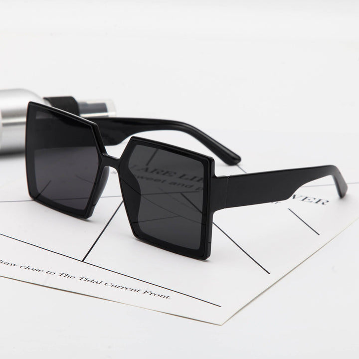 Women's Fashionable oversized sunglasses in modern hexagon design Stornfield