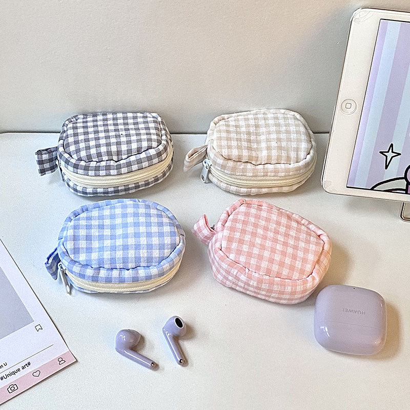 Handmade cosmetic bag in gingham design Stornfield