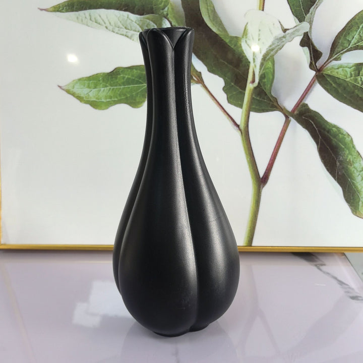 Modern Tulip-Shaped Decorative Vase Stornfeild