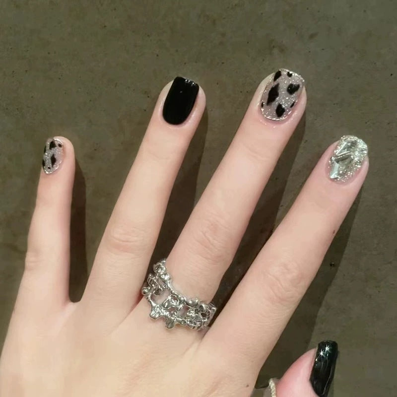 Creative Nail Art Set with Elegant Animal Accents Stornfield