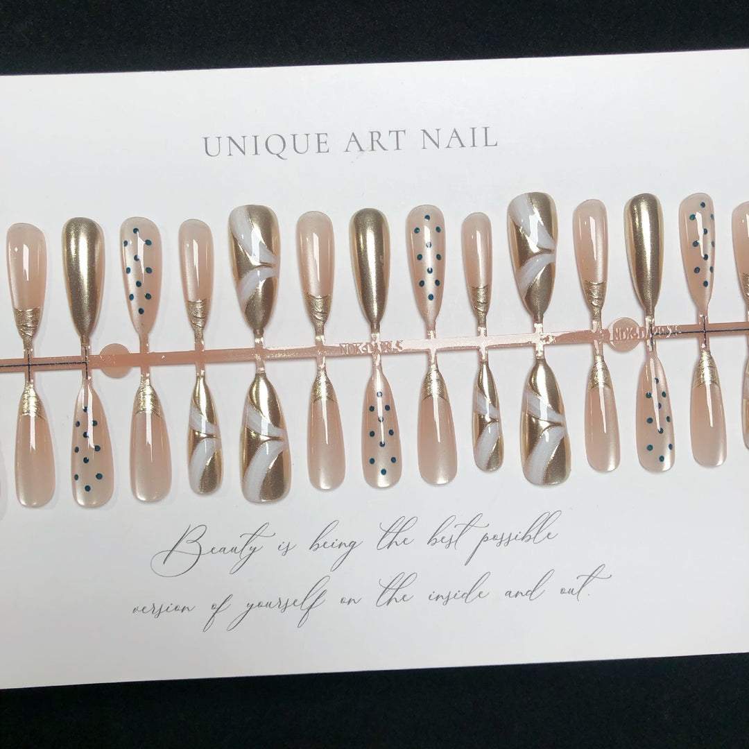 Elegant Press-On Nail Art Set 1790745450