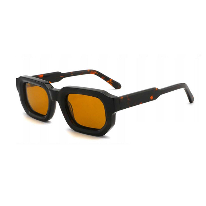 Women's sunglasses in a modern, square design with polarized lenses Stornfield