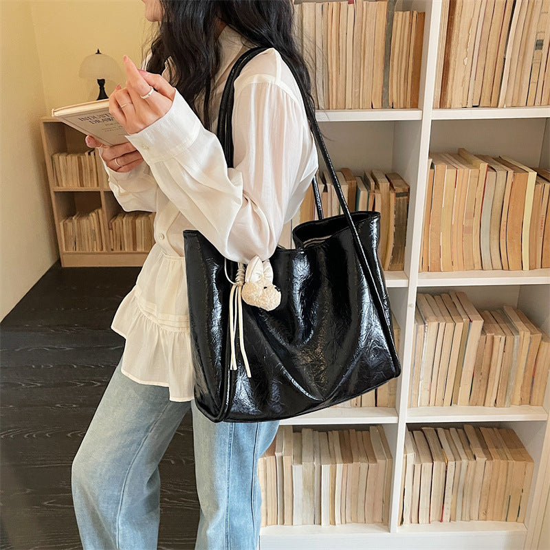 Versatile Soft-Finish Tote Stornfield