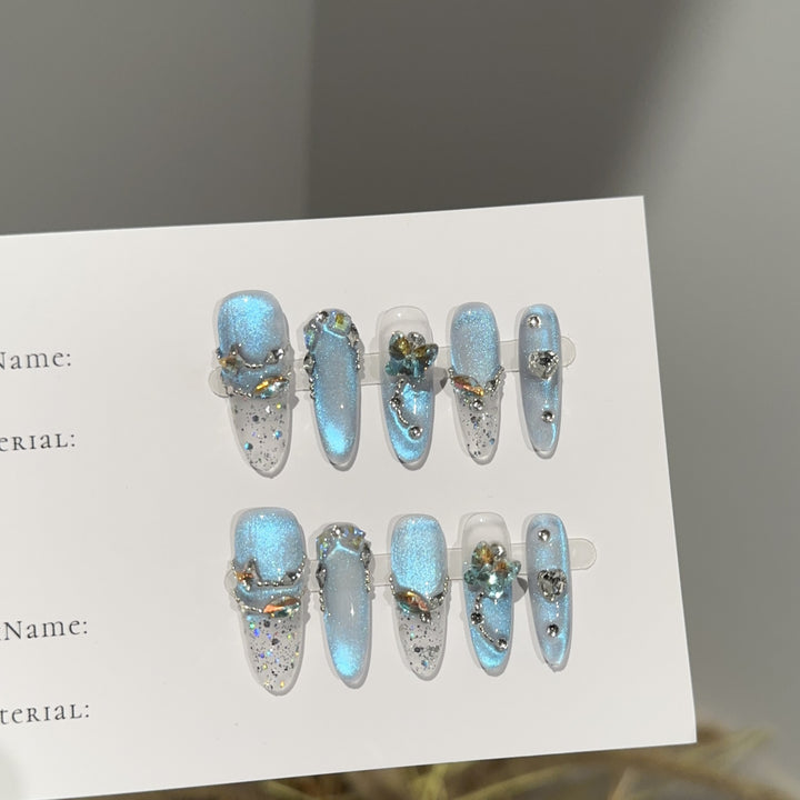 Glamorous Press-On Nail Set with Sparkling Accents