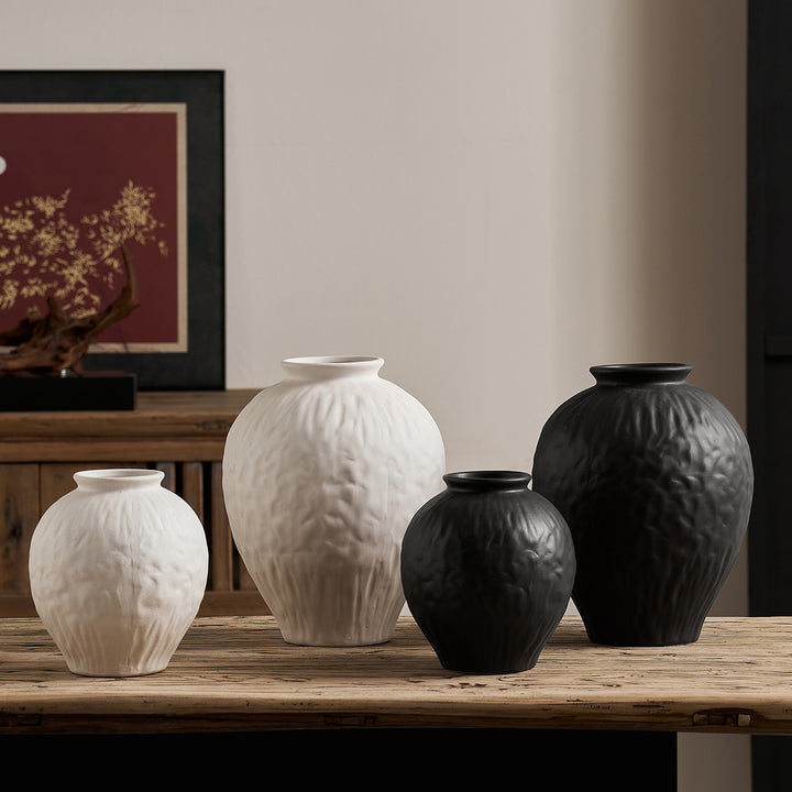 Elegant ceramic vase with texture Stornfield