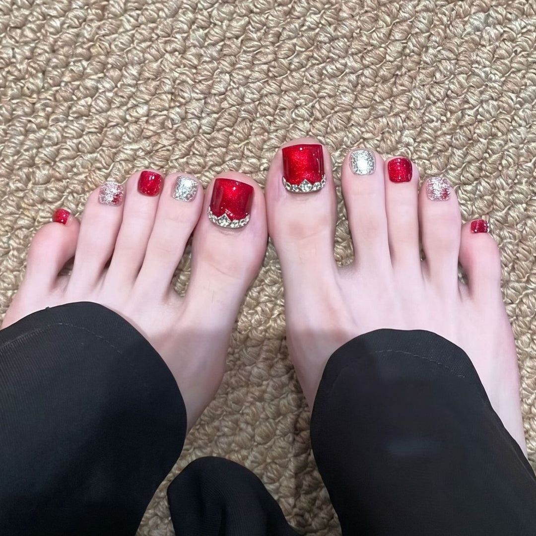 Glamorous Press-On Nail Set with Sparkling Rhinestone Accents Stornfield