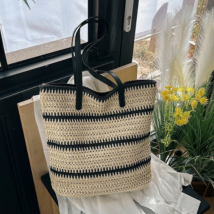 Handmade beach bag with striking leather handles Stornfield