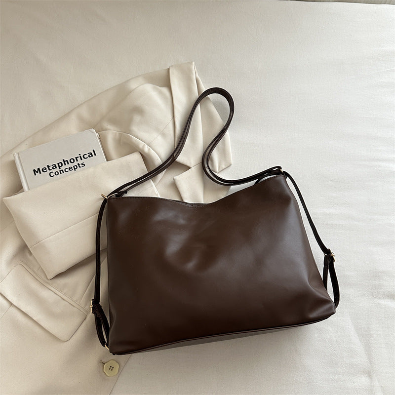 Sleek and Functional Shoulder Bag