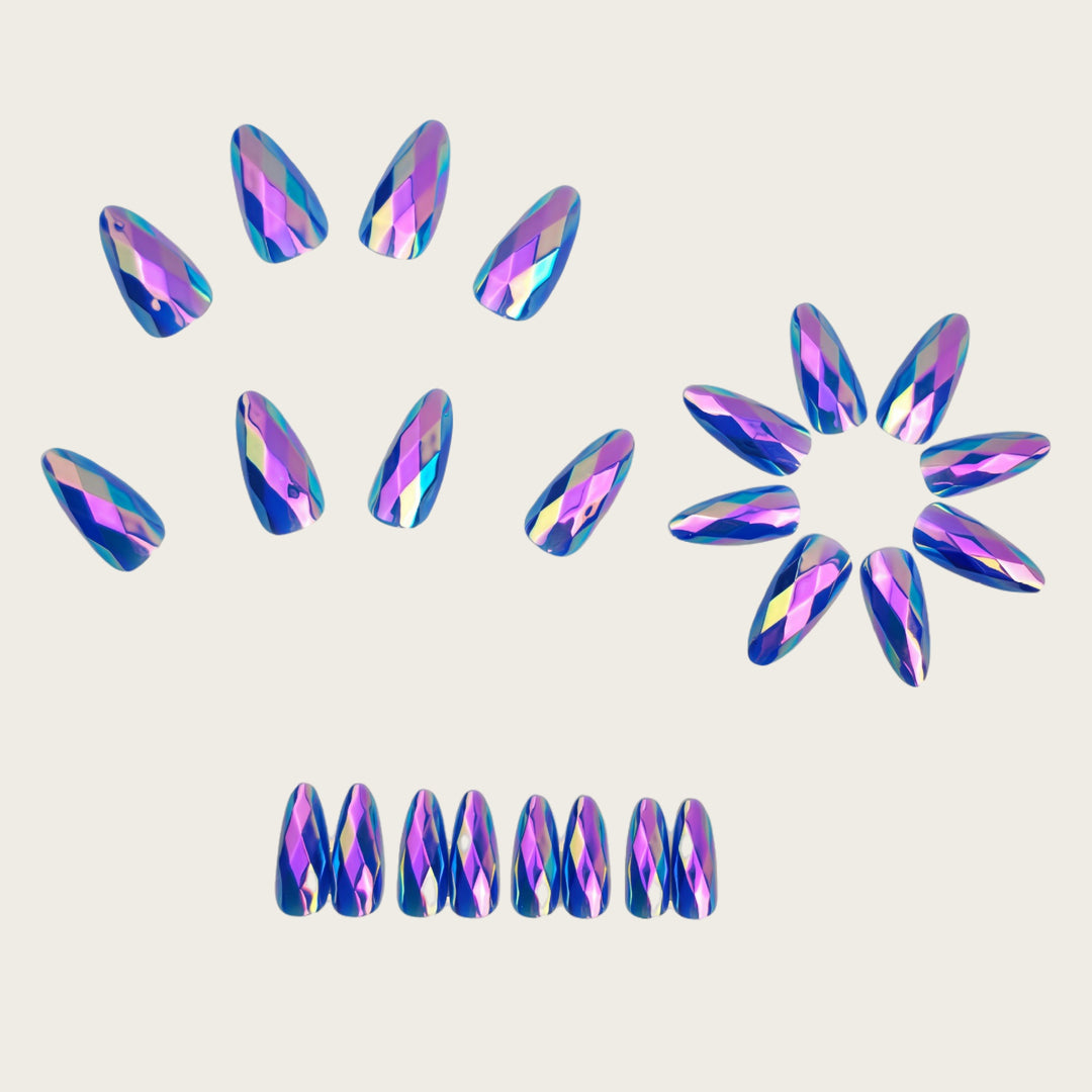 Artificial nails with faceted design Stornfield