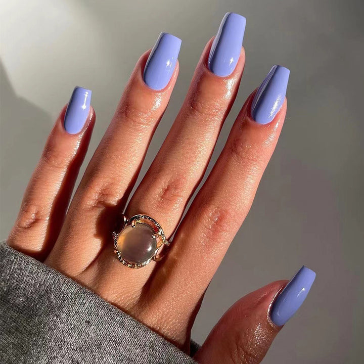 Stylish artificial nails in elegant gloss finish Stornfield