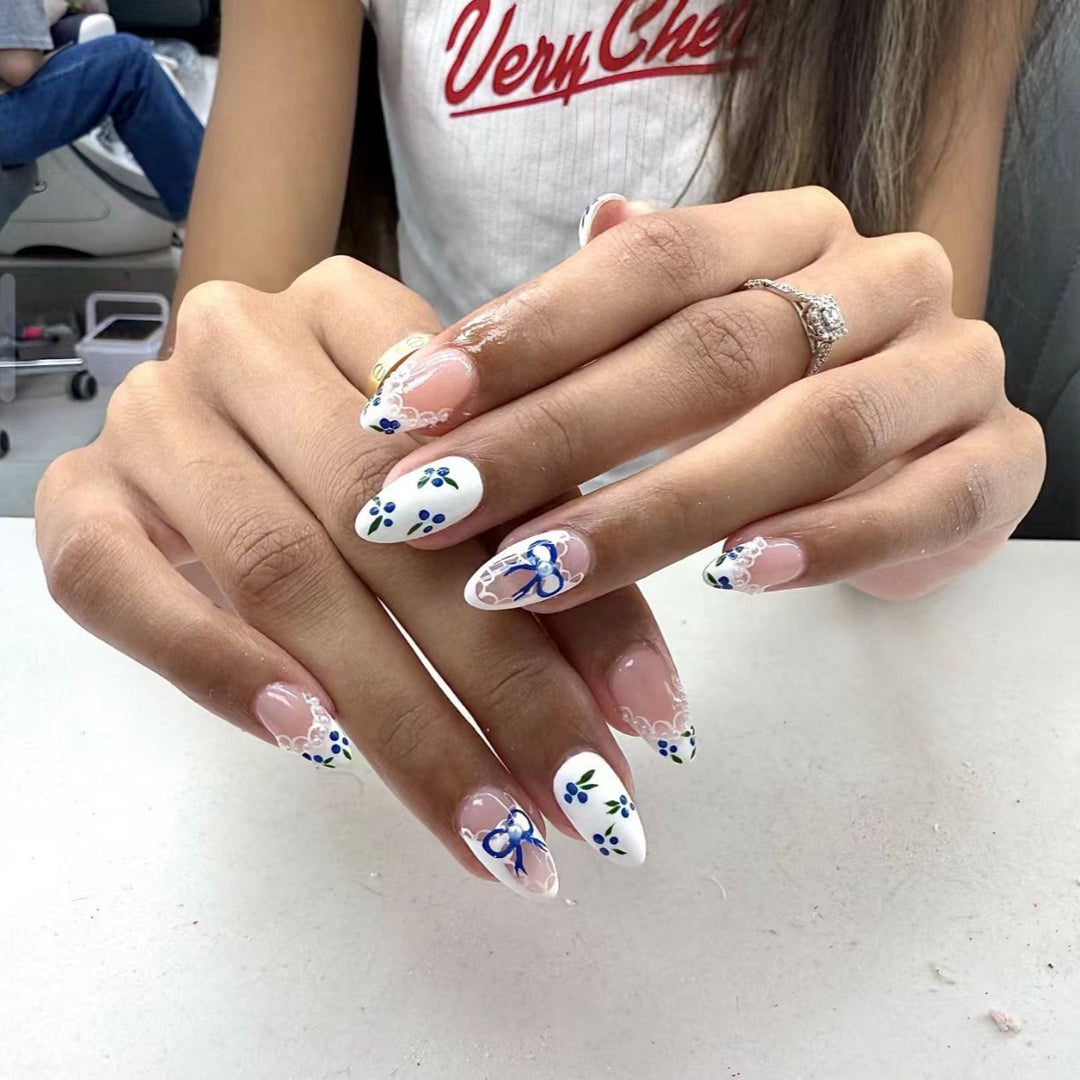 Artistic Floral-Themed Press-On Nails Stornfield