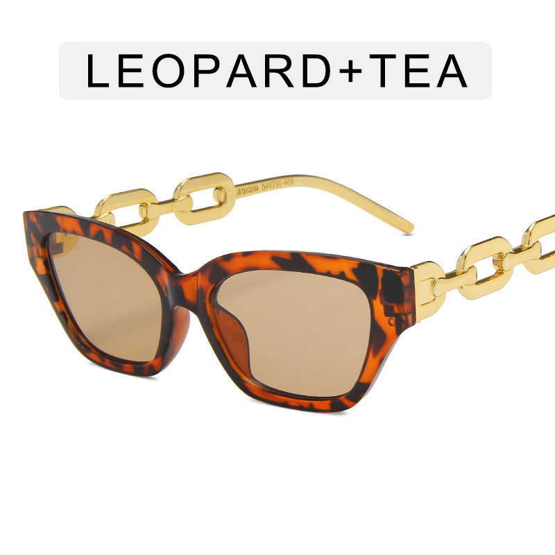 Chic Cat-Eye Sunglasses with Statement Chain Stornfield